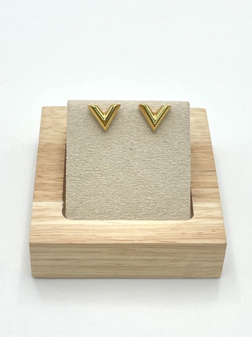 Authentic Louis Vuitton 2 PAIRS Essential V Gold Tone Hoop Earrings LV Logo - Picture 9 of 16